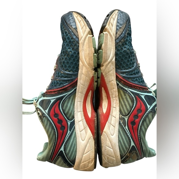 Saucony Triumph 11 Athletic Running Shoes - Picture 2 of 8